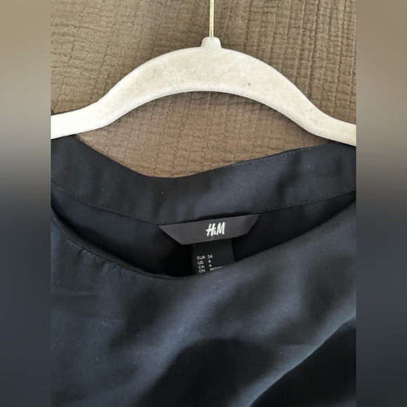 H&M dress - Picture 3 of 4